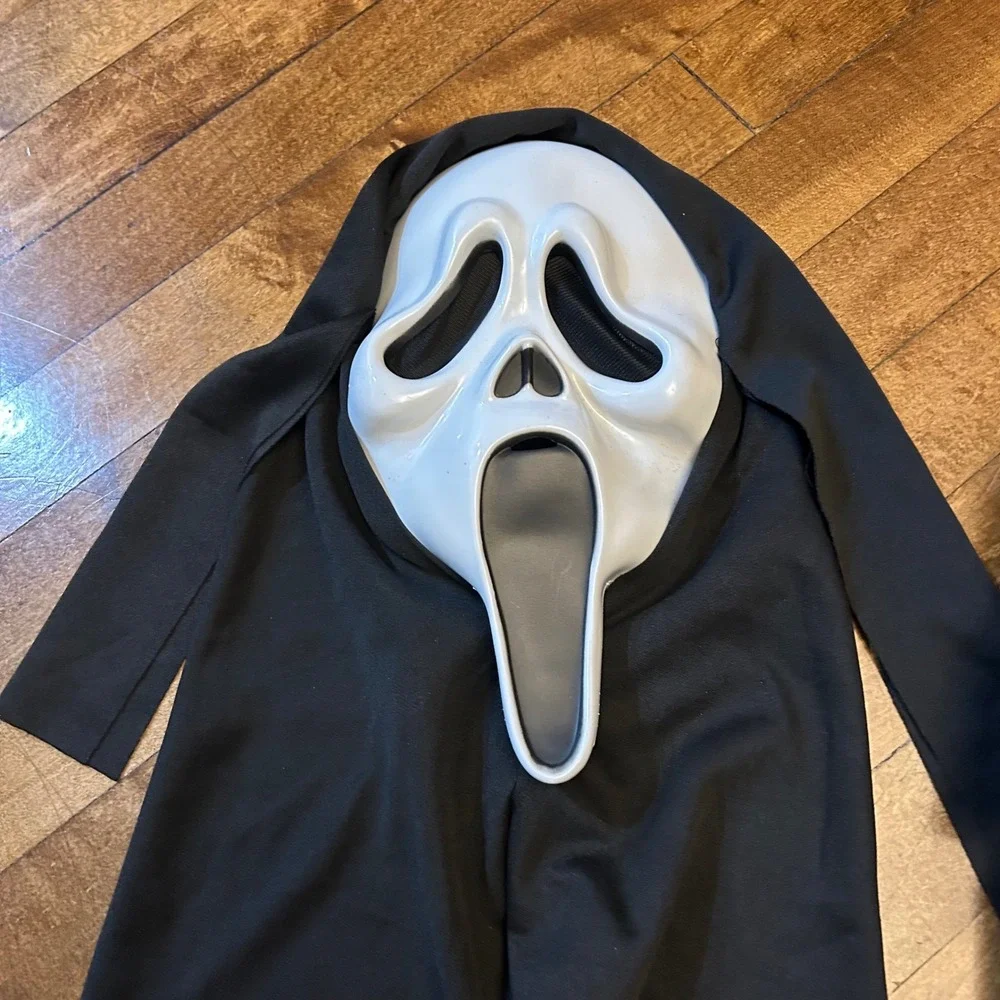 Ghost Face Scream Halloween Mask w/ Hood & Toy Knife Horror Costume Accessories